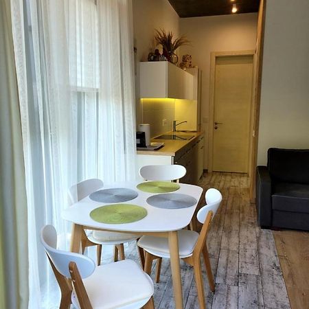 Su Terasa Jaukus Apartamentas, Tik Vienas بالانغا المظهر الخارجي الصورة