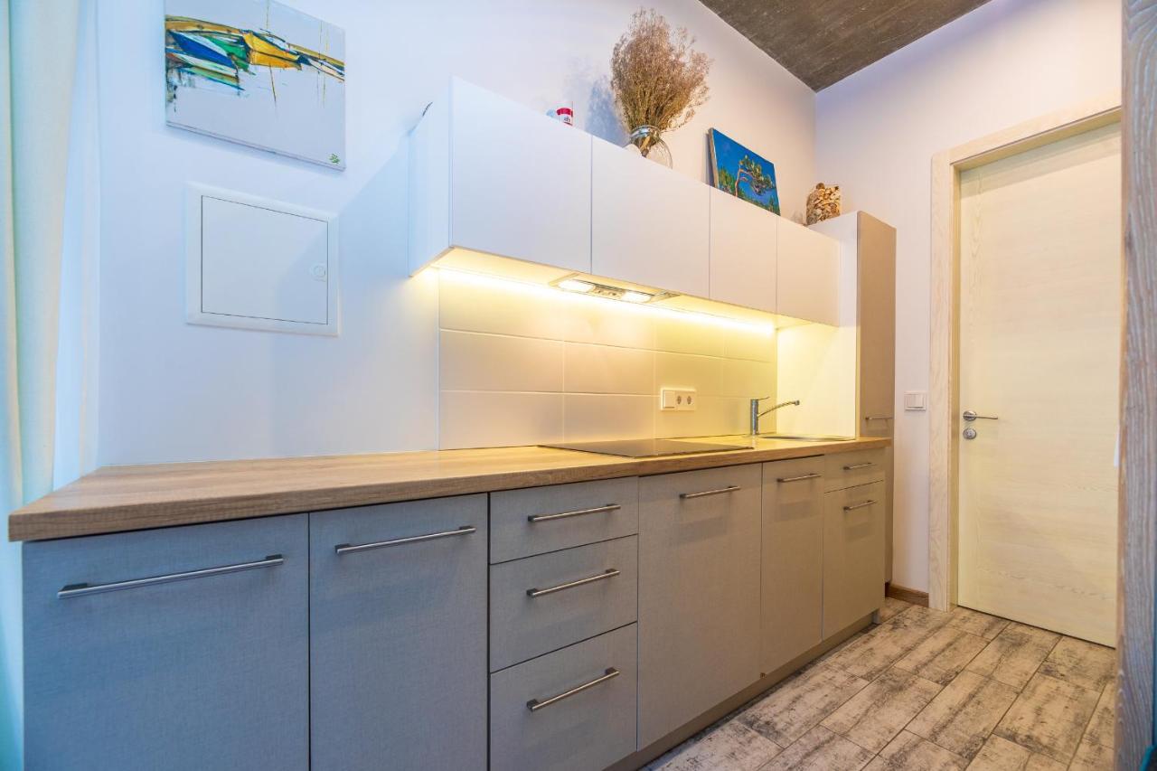 Su Terasa Jaukus Apartamentas, Tik Vienas بالانغا المظهر الخارجي الصورة