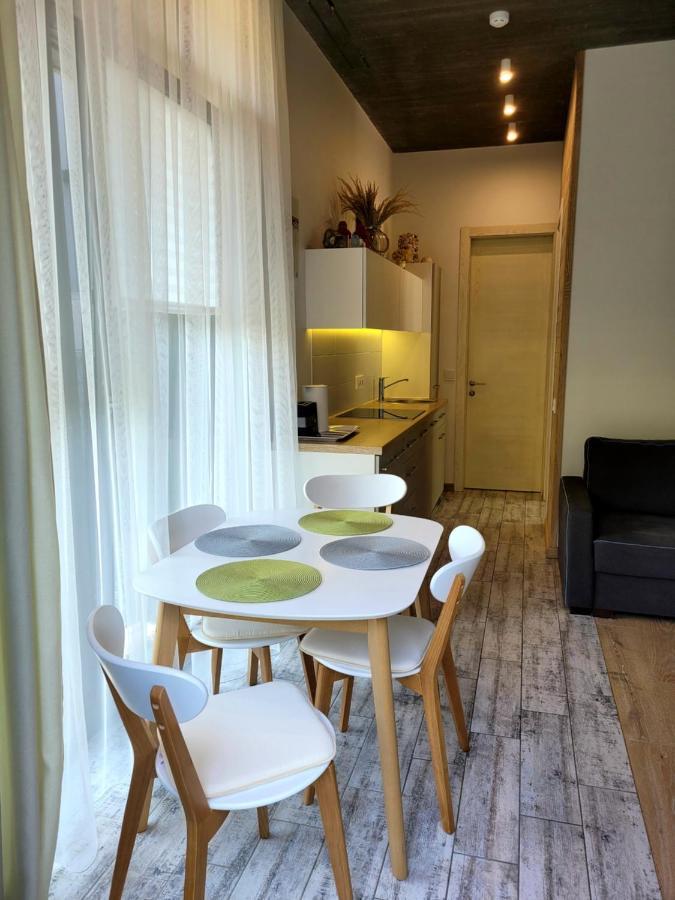 Su Terasa Jaukus Apartamentas, Tik Vienas بالانغا المظهر الخارجي الصورة